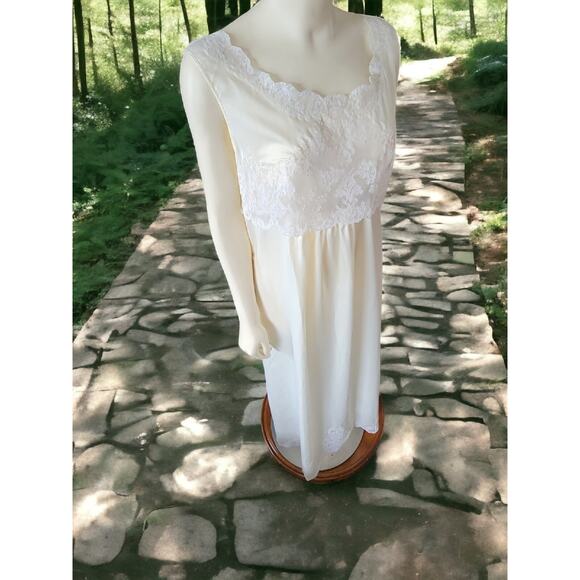 Vintage Christian Dior Silk Blend Nightgown W Lace Cream Size 36 - Picture 7 of 16